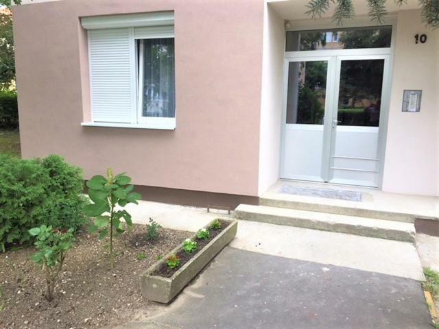 Miracle Apartman Sarvar Apartment Exterior foto